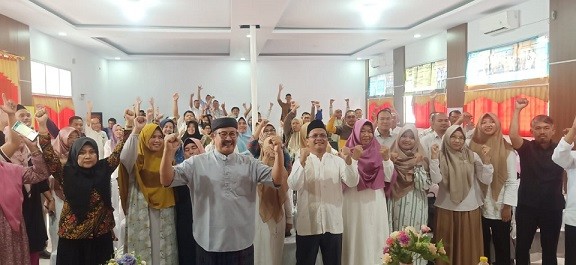 Gus Marlock.. Menjadi Narasumber IN HOUSE TRAINING (IHT) SMKN 4 Kota Bengkulu gus_2.jpg