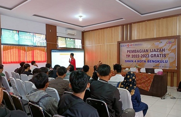 PEMBAGIAN IJAZAH TP. 2022-2023 GRATIS OLEH SEKOLAH un_3.jpg